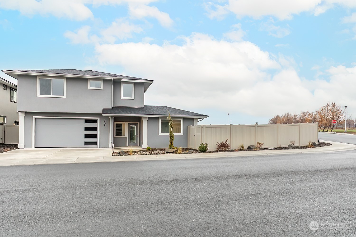305 E Stanford Avenue