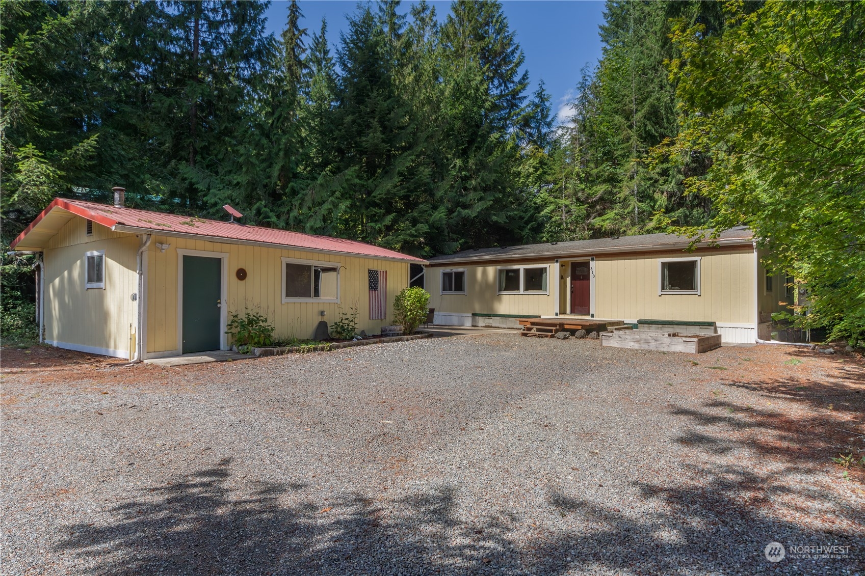 310 N Beacon Point Loop S