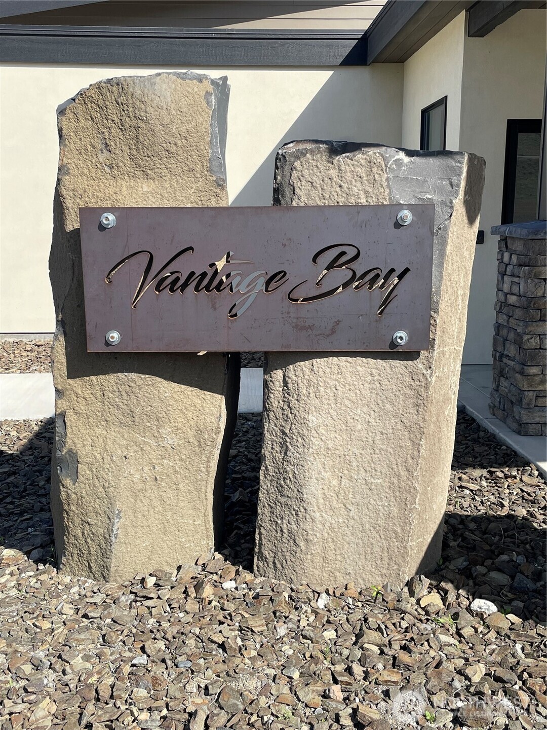 360 Vantage Bay Loop