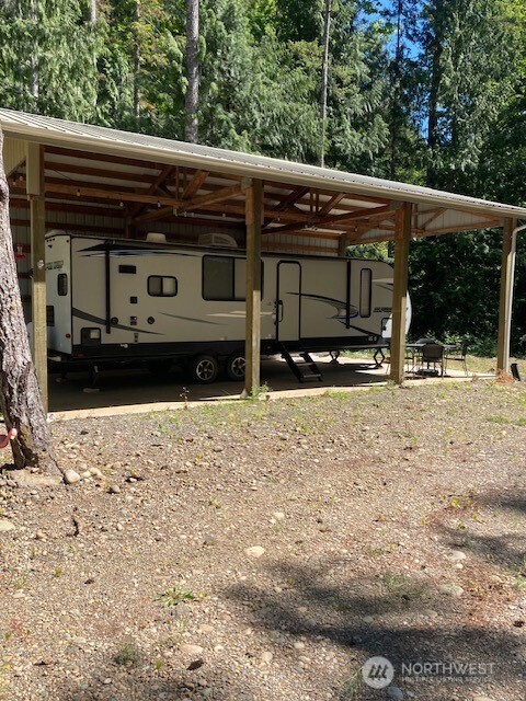 80 N Lookout Place