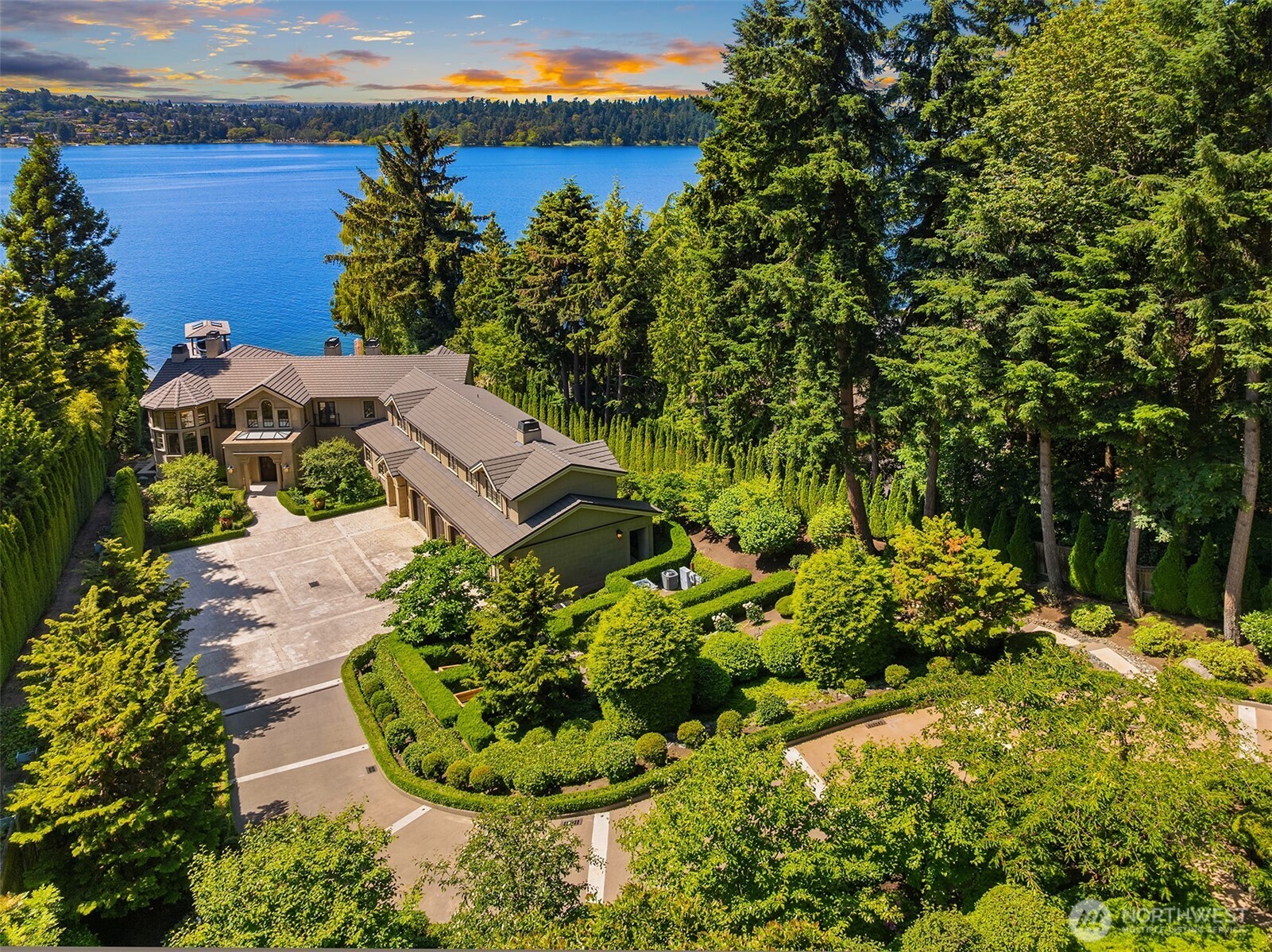 Mercer Island, WA 98040