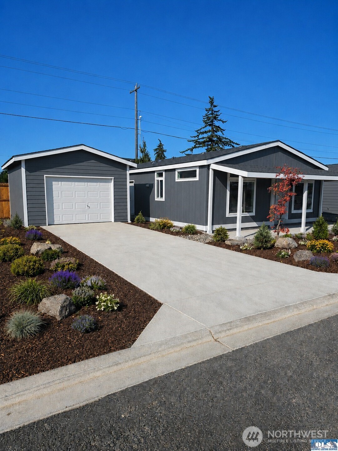 881 N Iris Avenue
