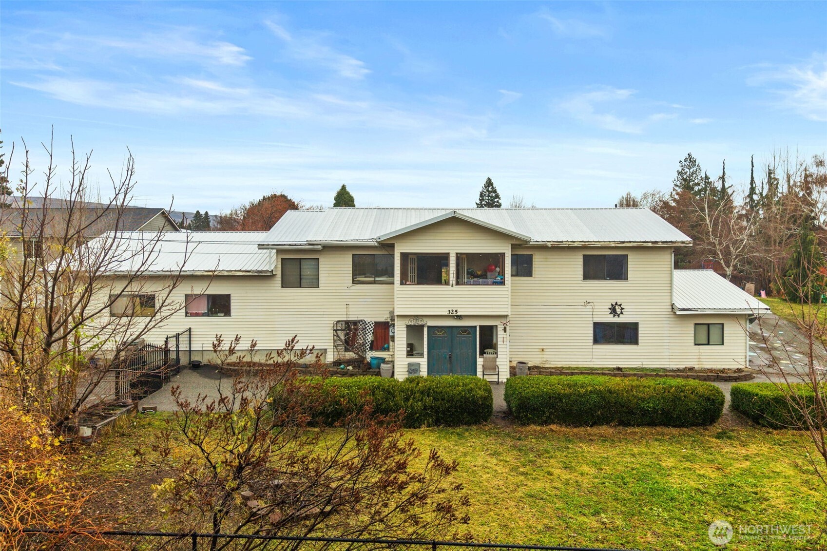 325 N Kansas Avenue