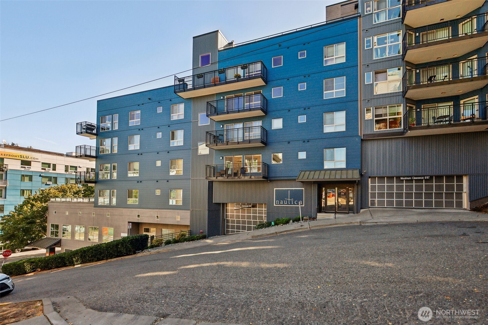 1425 Dexter Avenue N #611