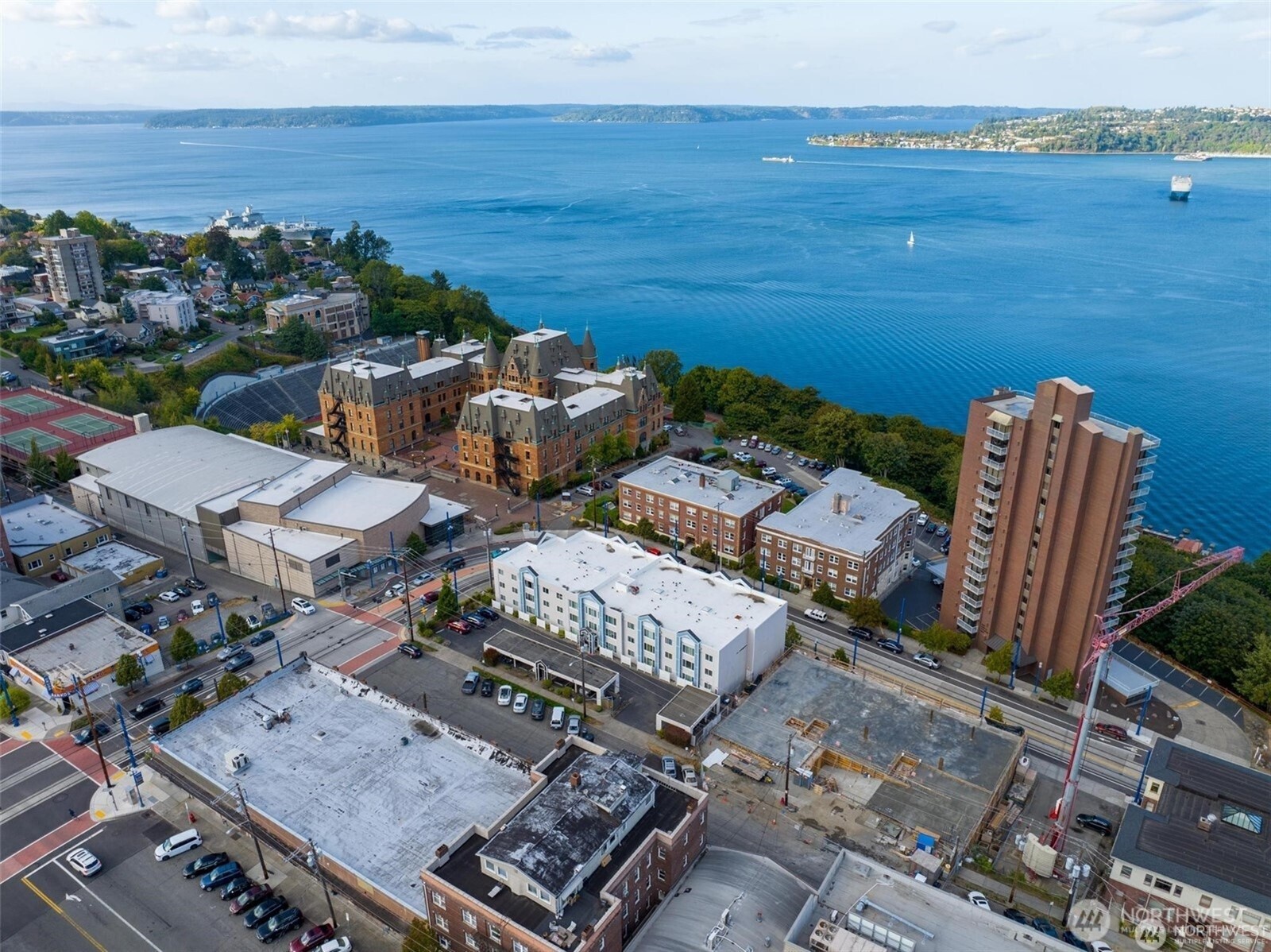 25 N Broadway Street #301