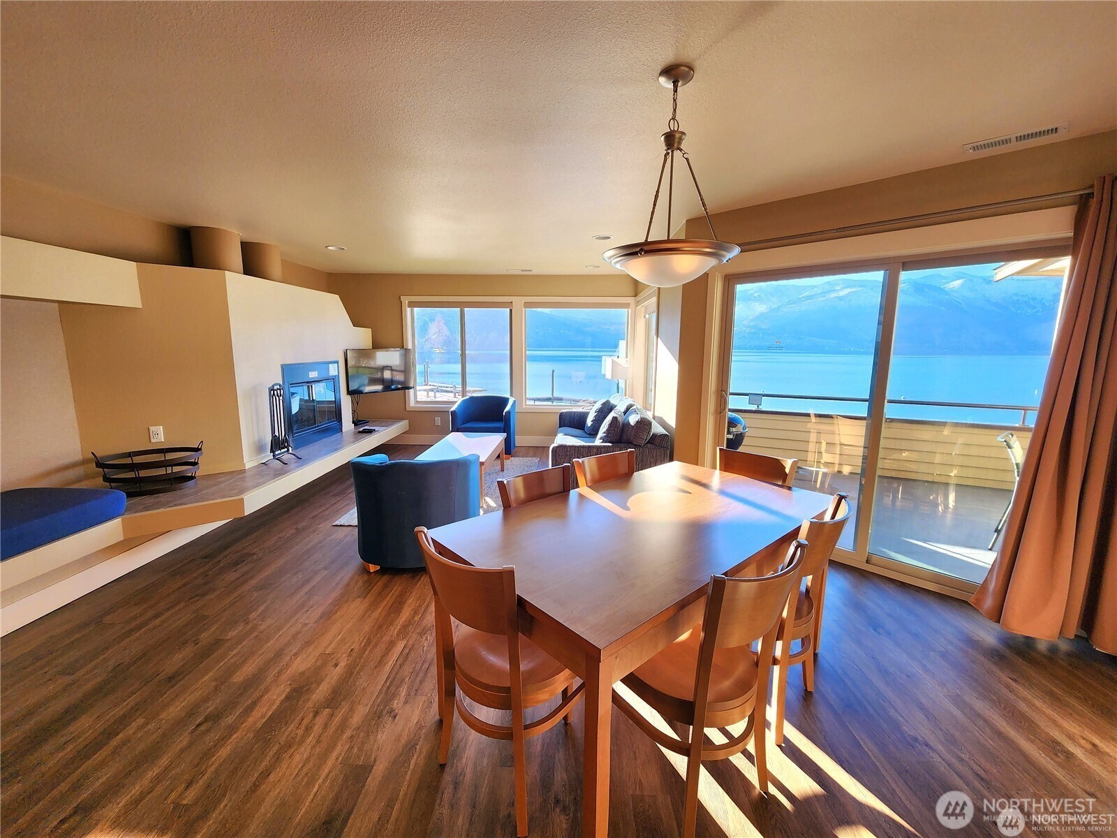 1 Lakeside 708-L