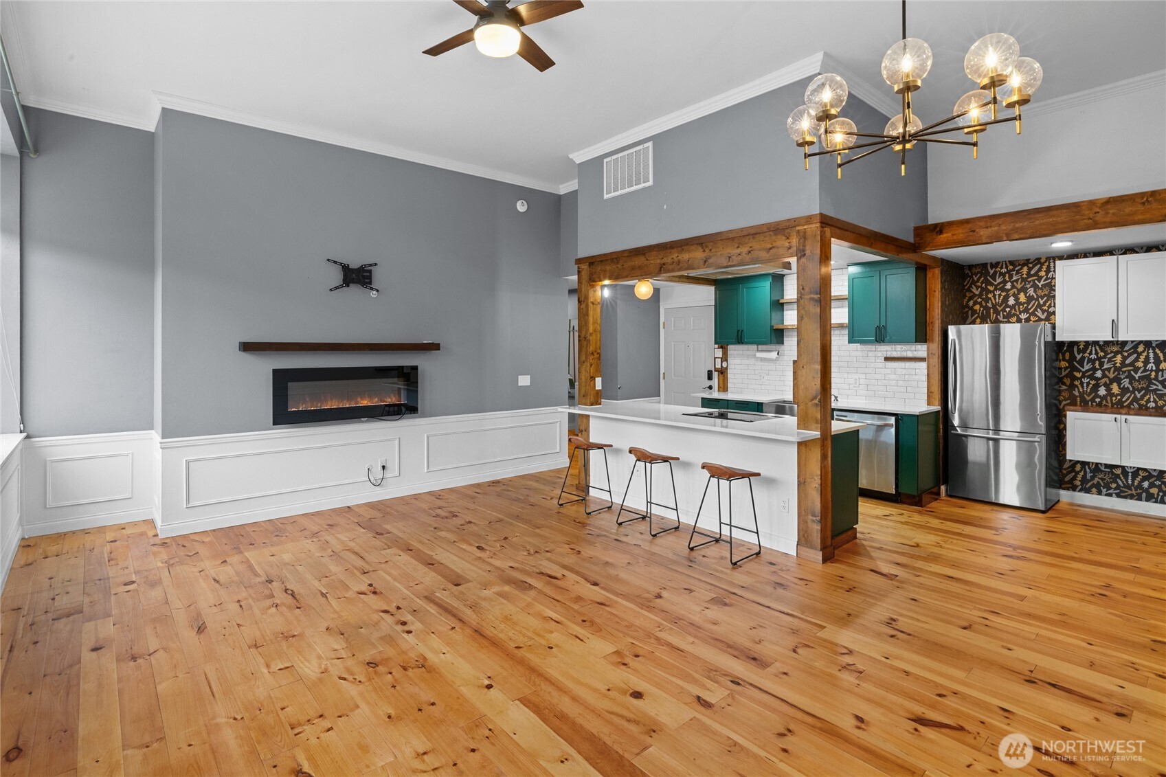 202 E Third Street #210