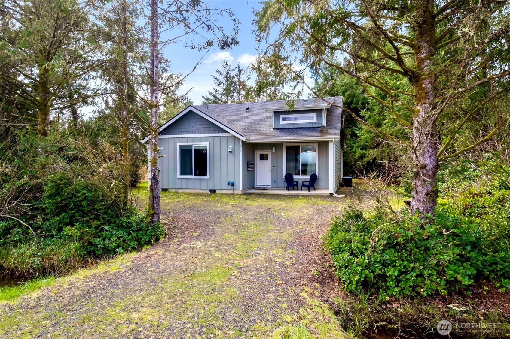136 Spruce Loop SW