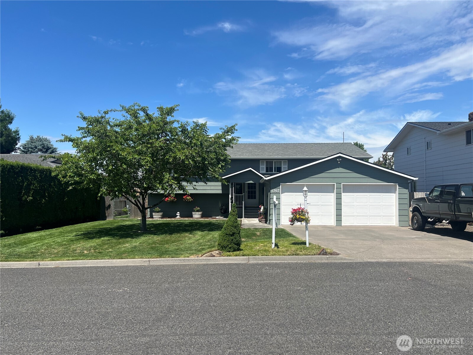 1267 SE Constitution Drive