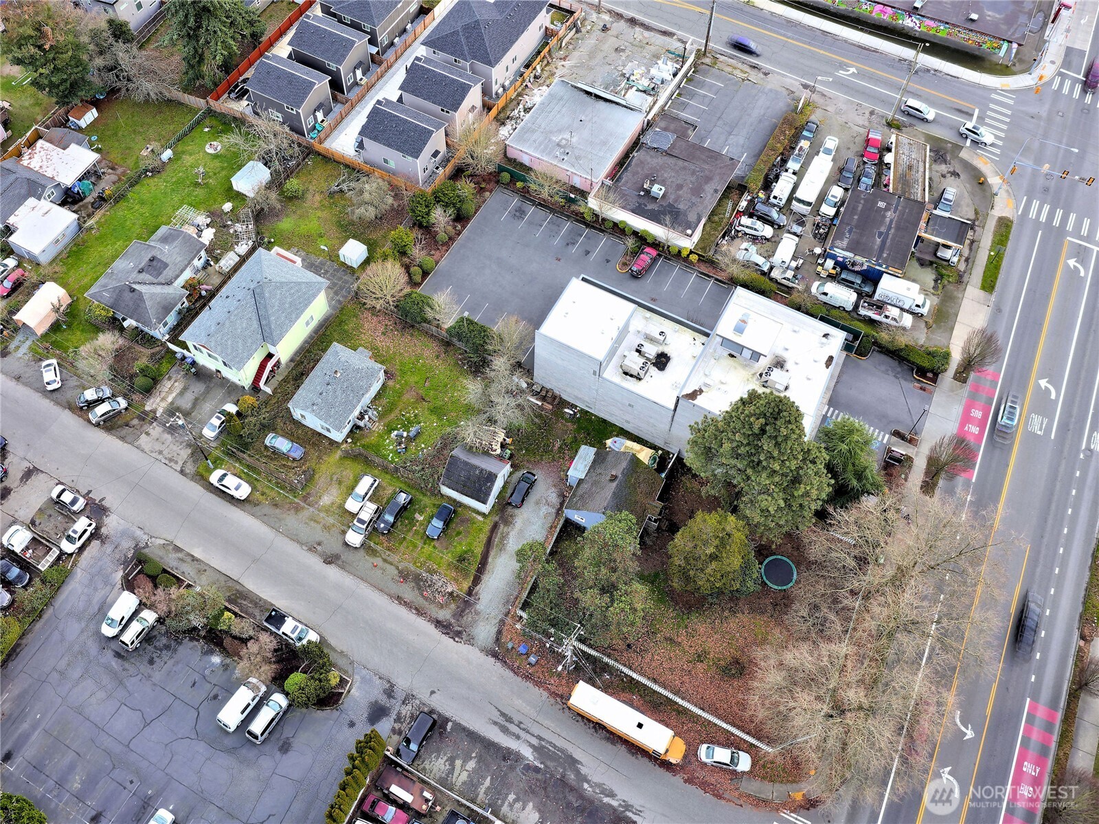 13502 Ambaum Boulevard SW