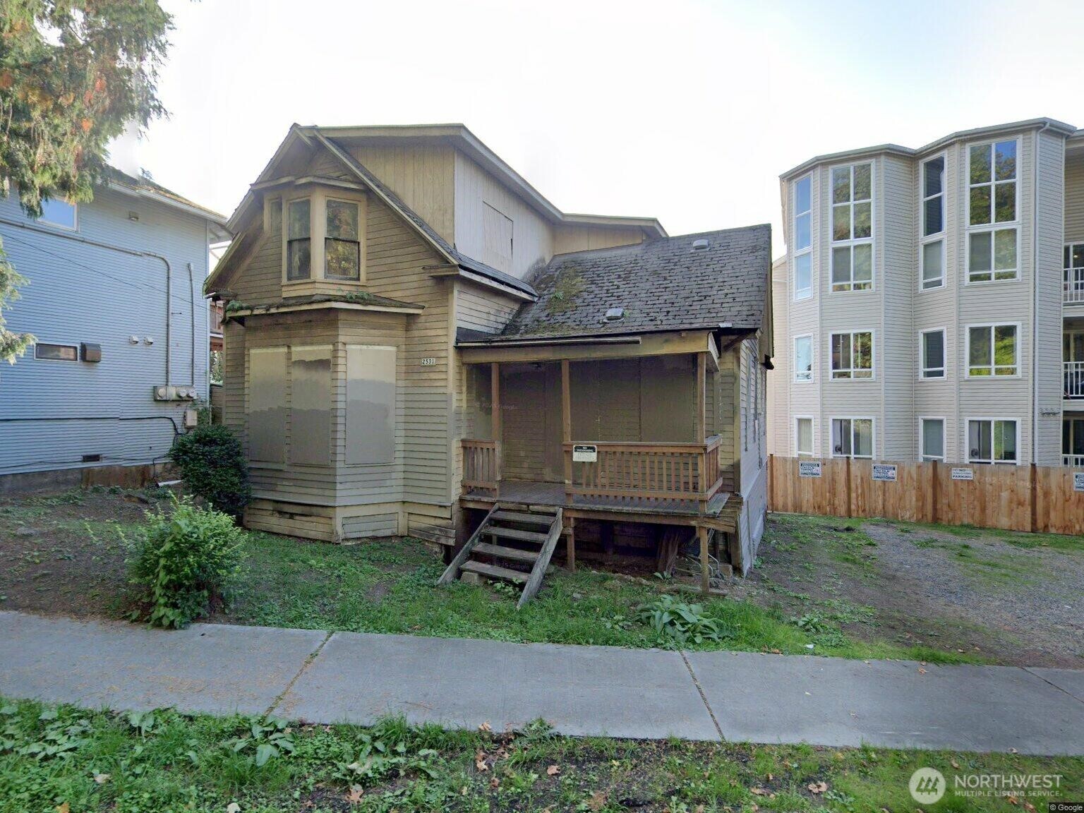 2531 Gilman Drive W