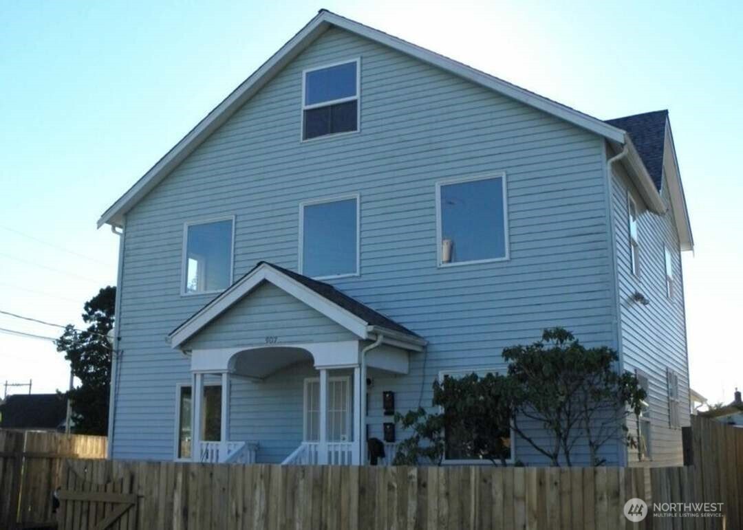307 N E Street