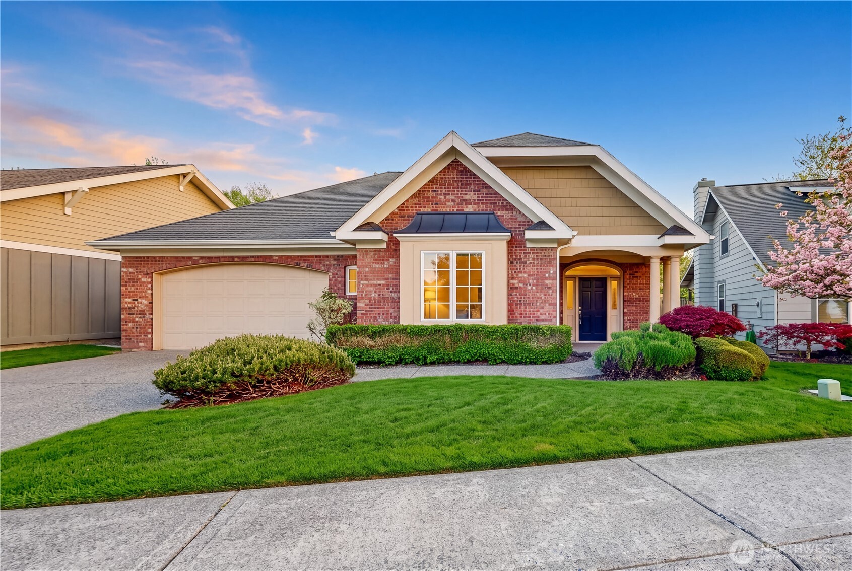 950 SE Creekside Drive