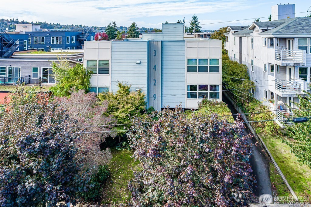 3429 Burke Avenue N #23