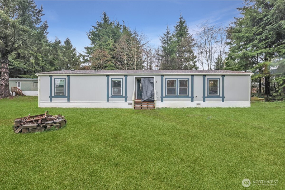 5 Cherokee Place