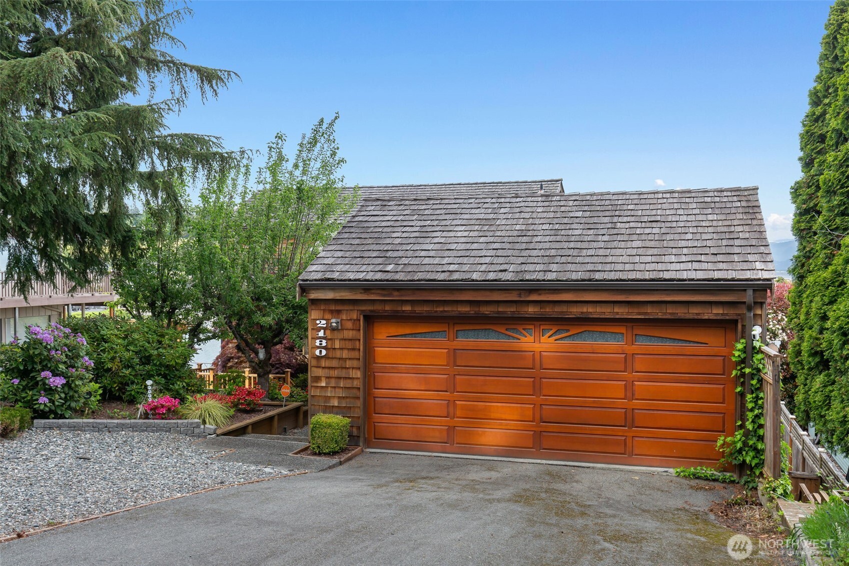 2180 Cove Drive