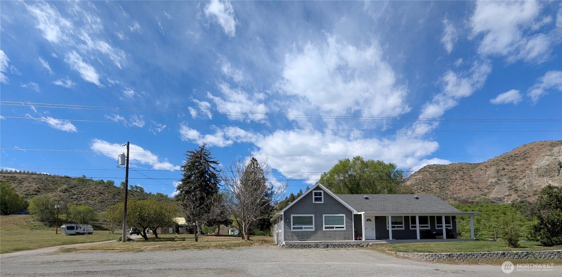 2549 N 4th Avenue