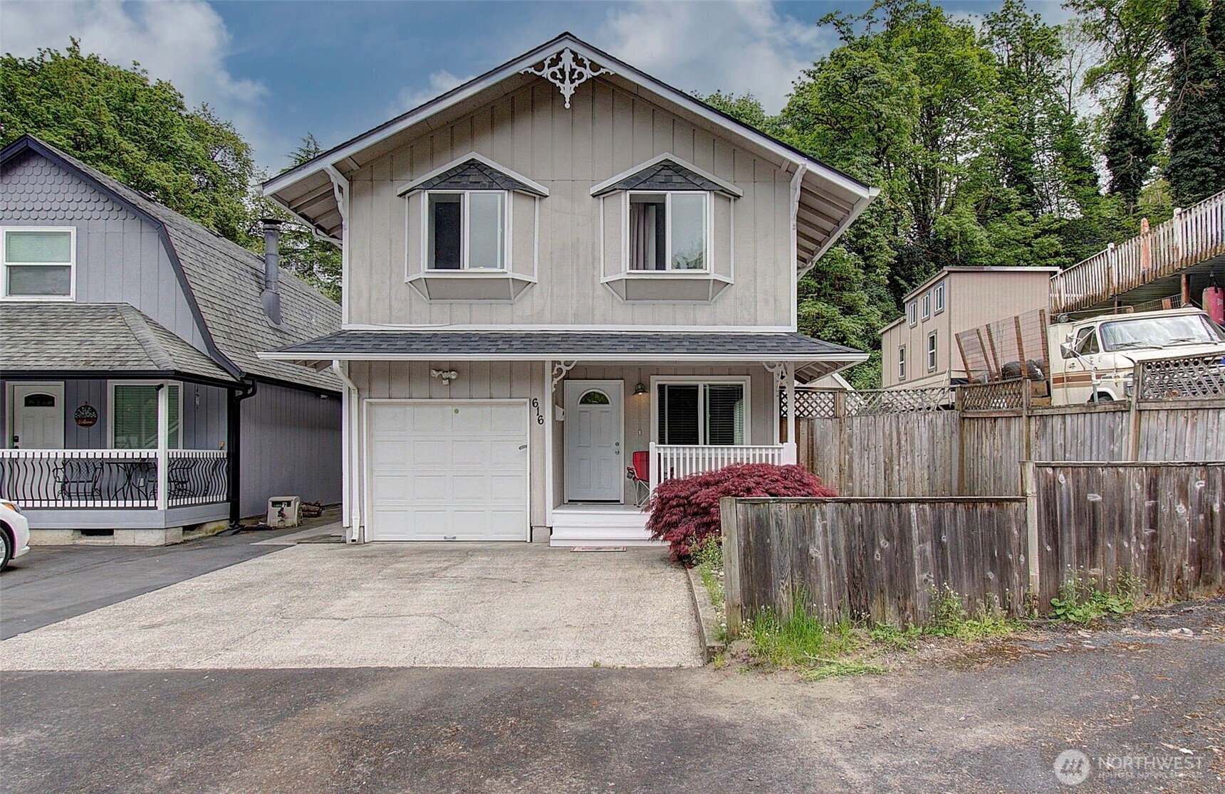 616 N 4th Avenue