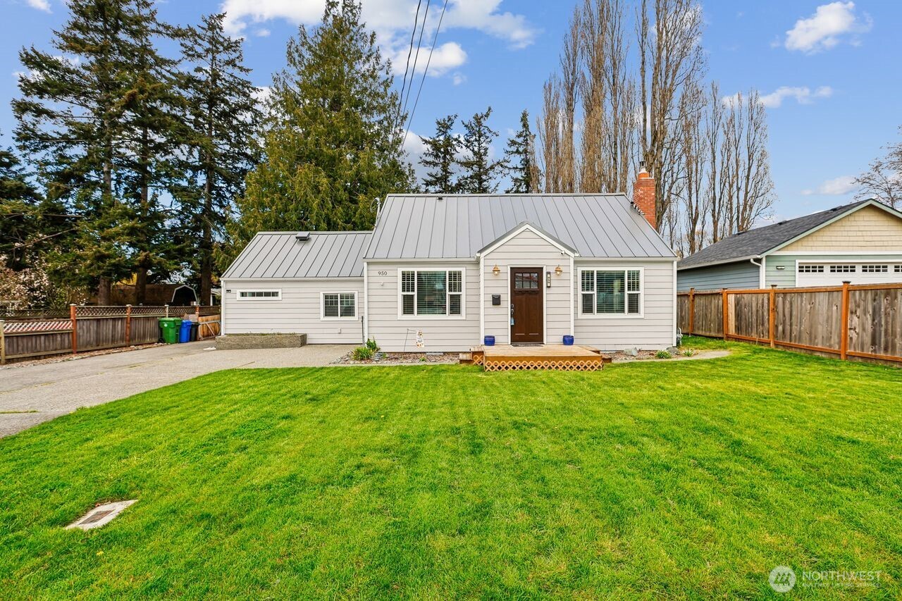 950 SE 4th Avenue