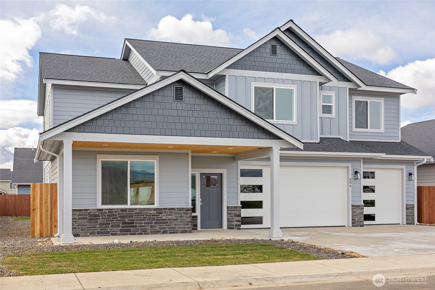 404 E Heatherstone Court