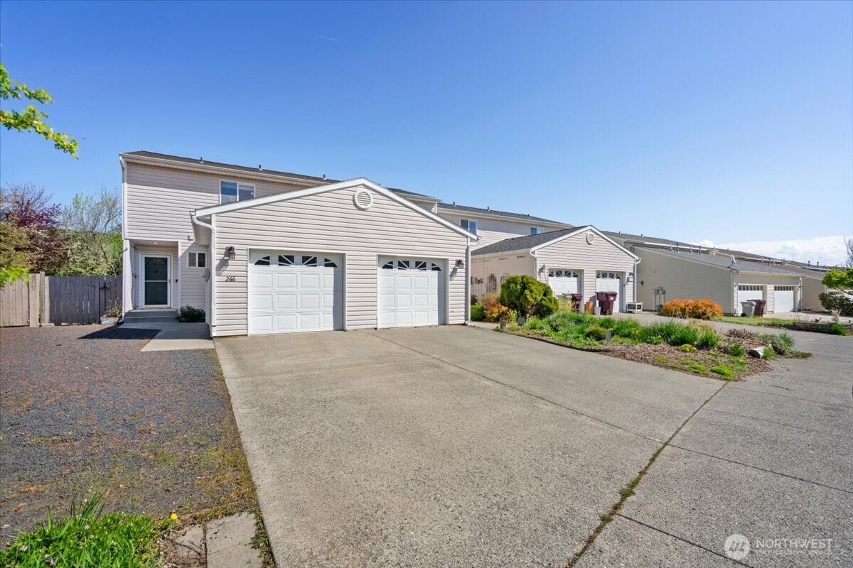 266 NW Clay Court