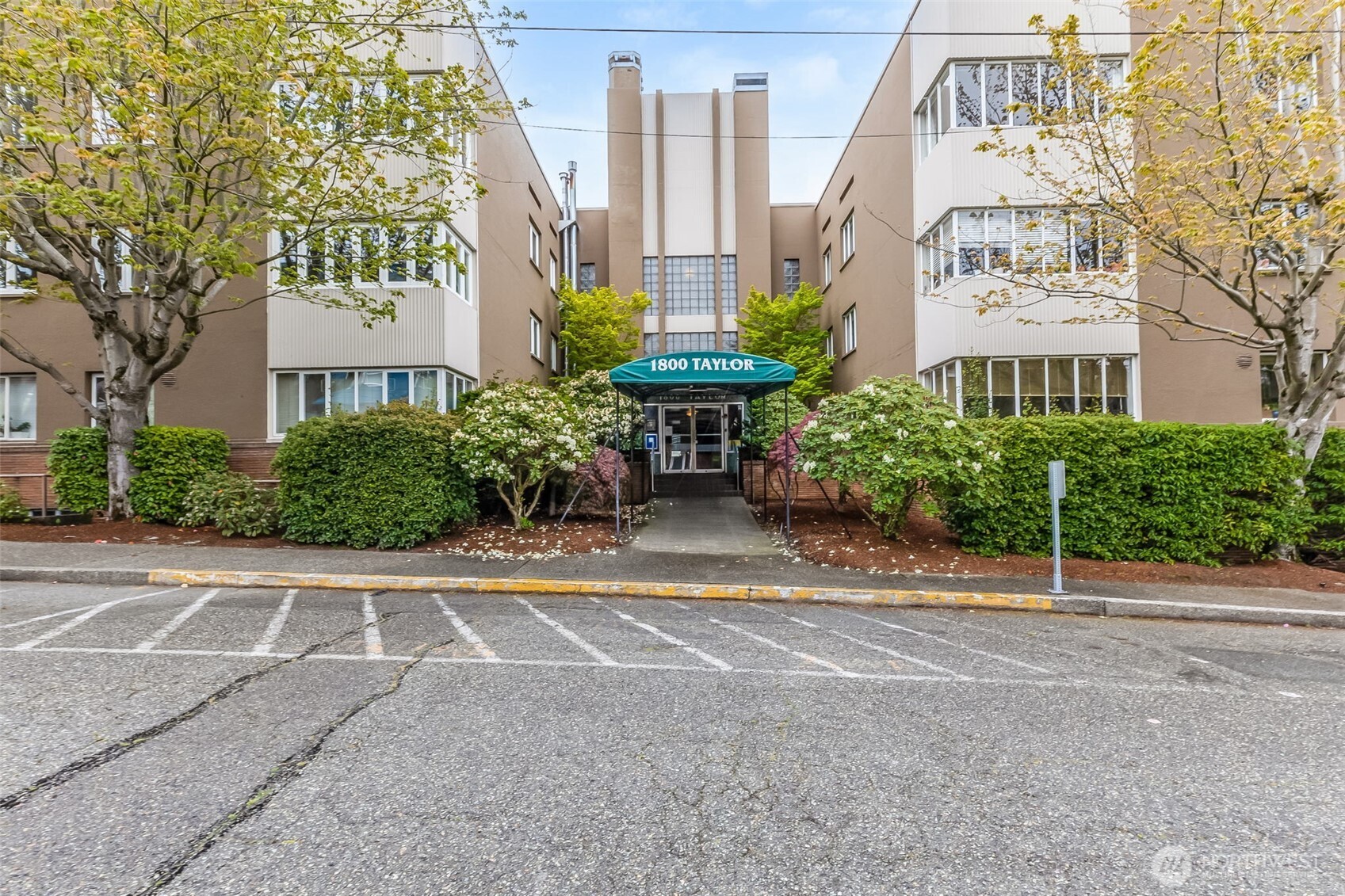 1800 Taylor Avenue N #305