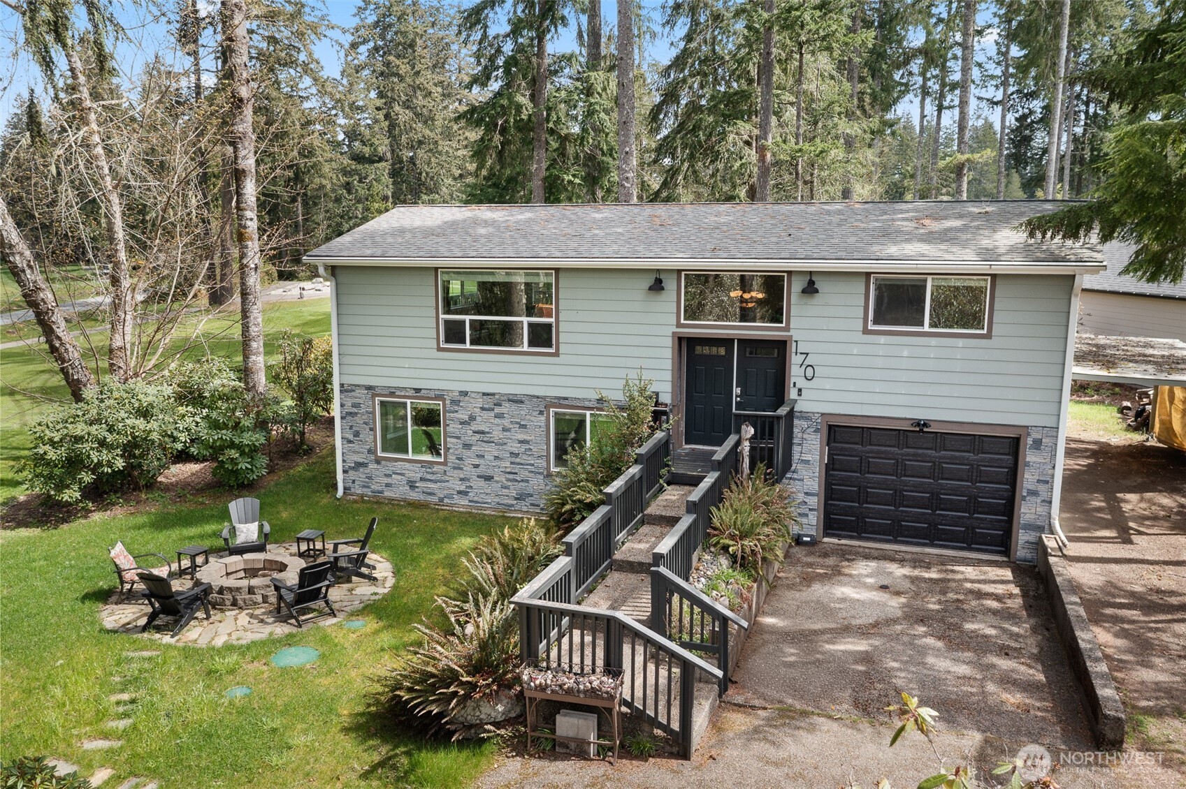 170 E Country Club Drive N
