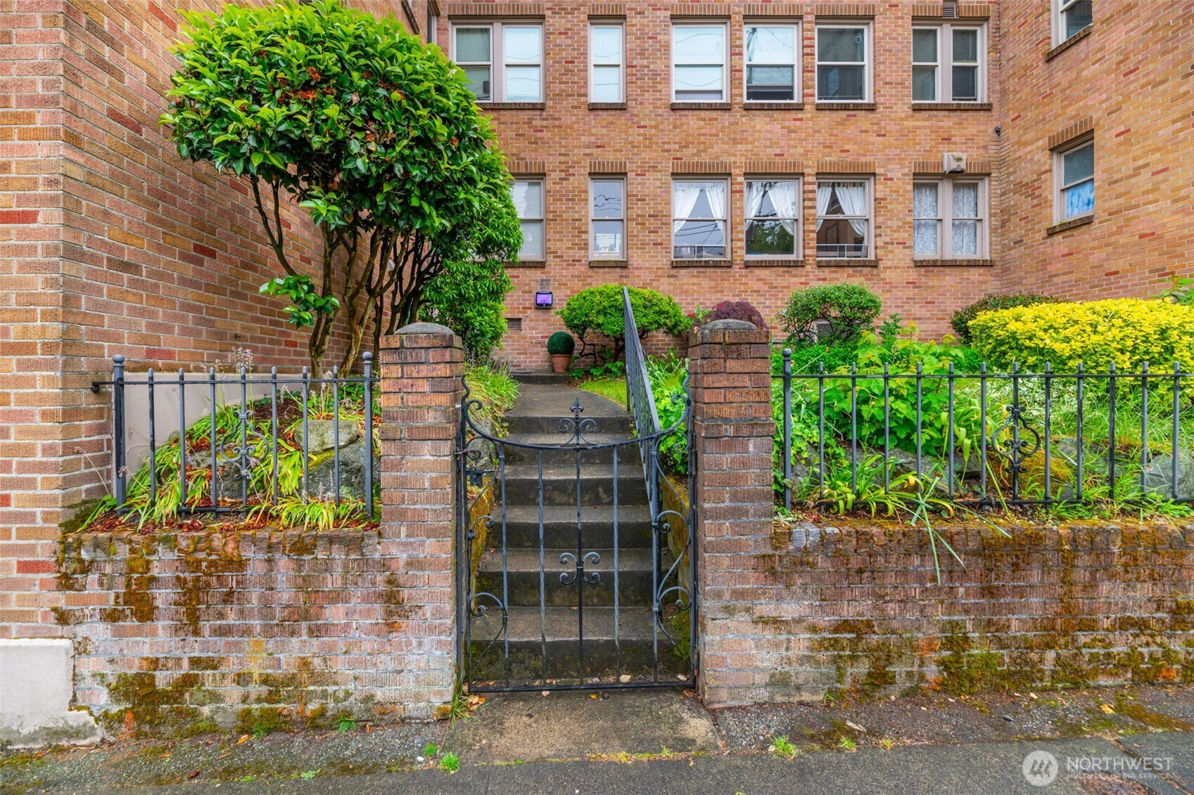 1427 3rd Avenue W #8