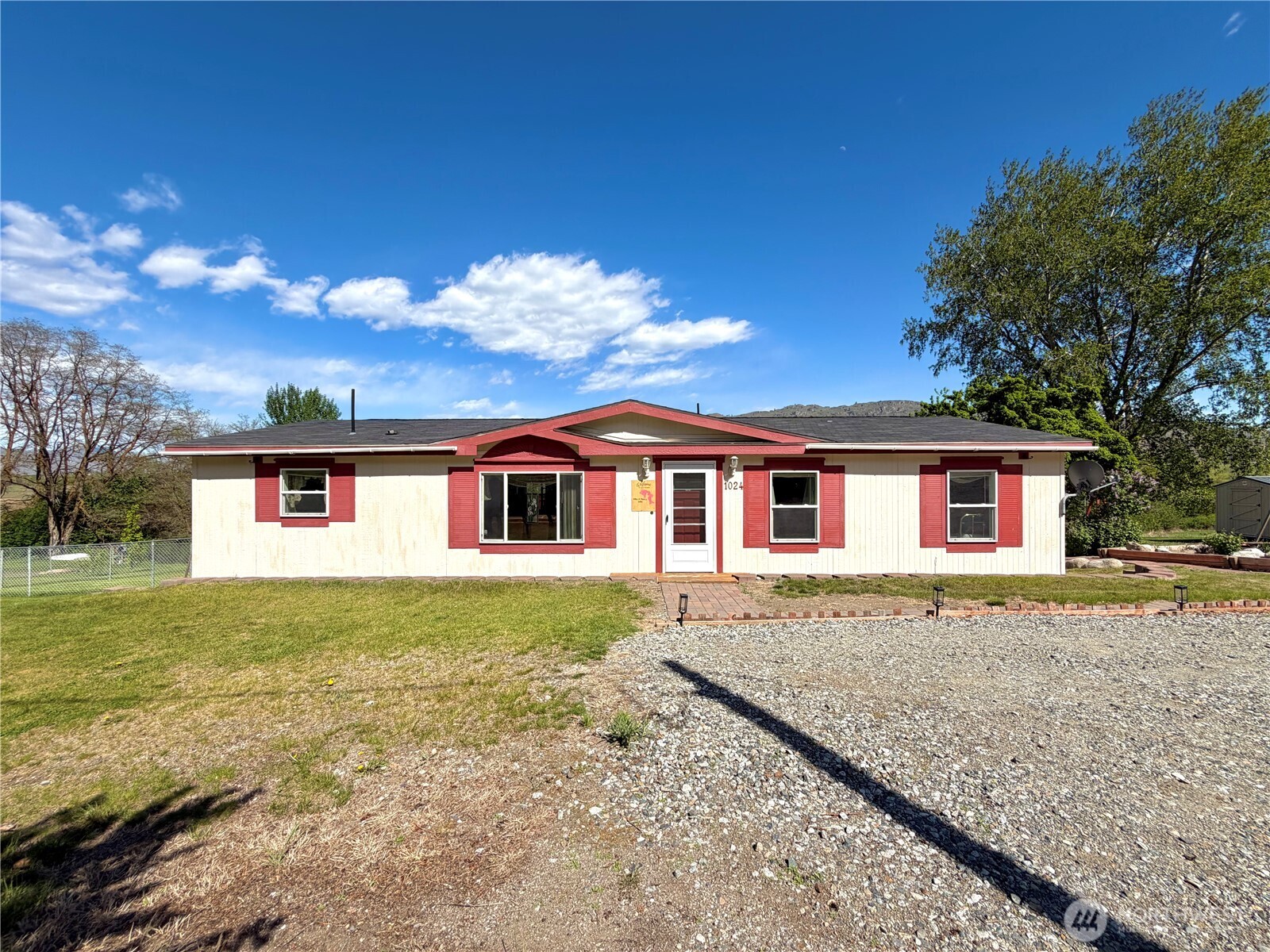 1024 Old Hwy 97