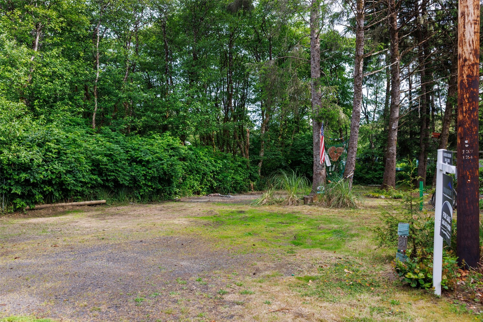 21 N Lakeside Drive N