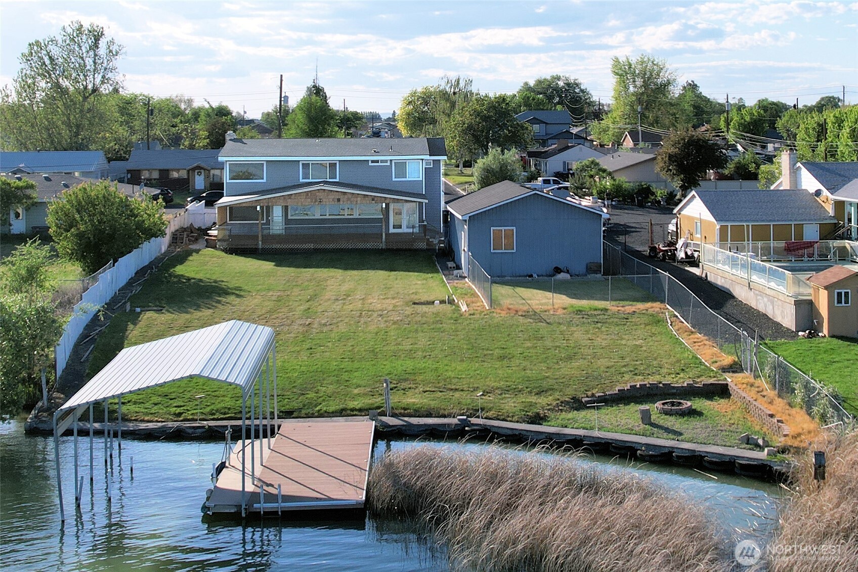 2101 W Lakeside Drive