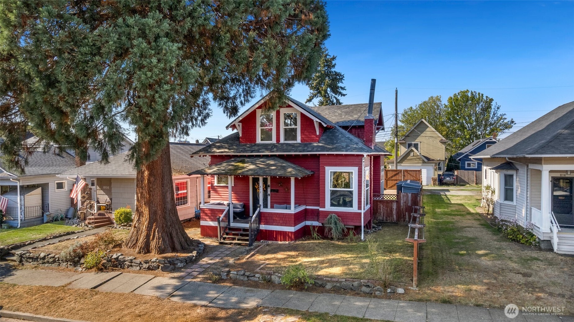 812 N Steele Street
