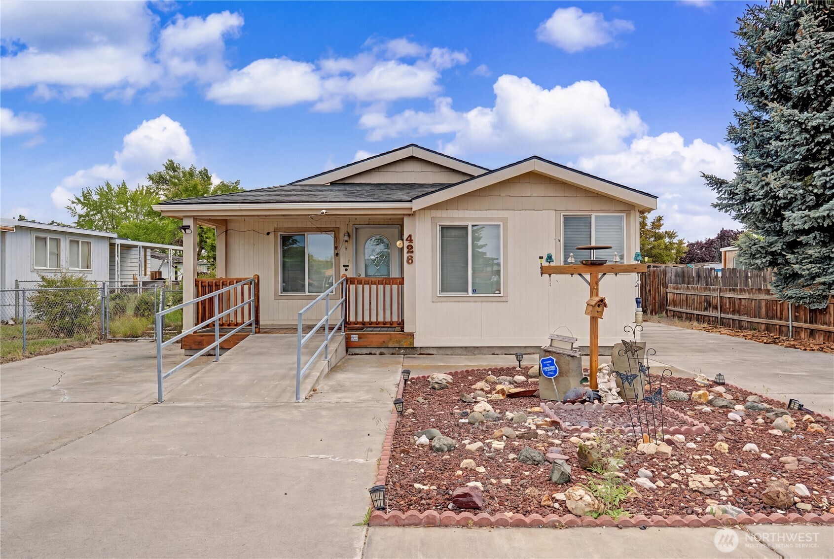 426 7th Ave Se