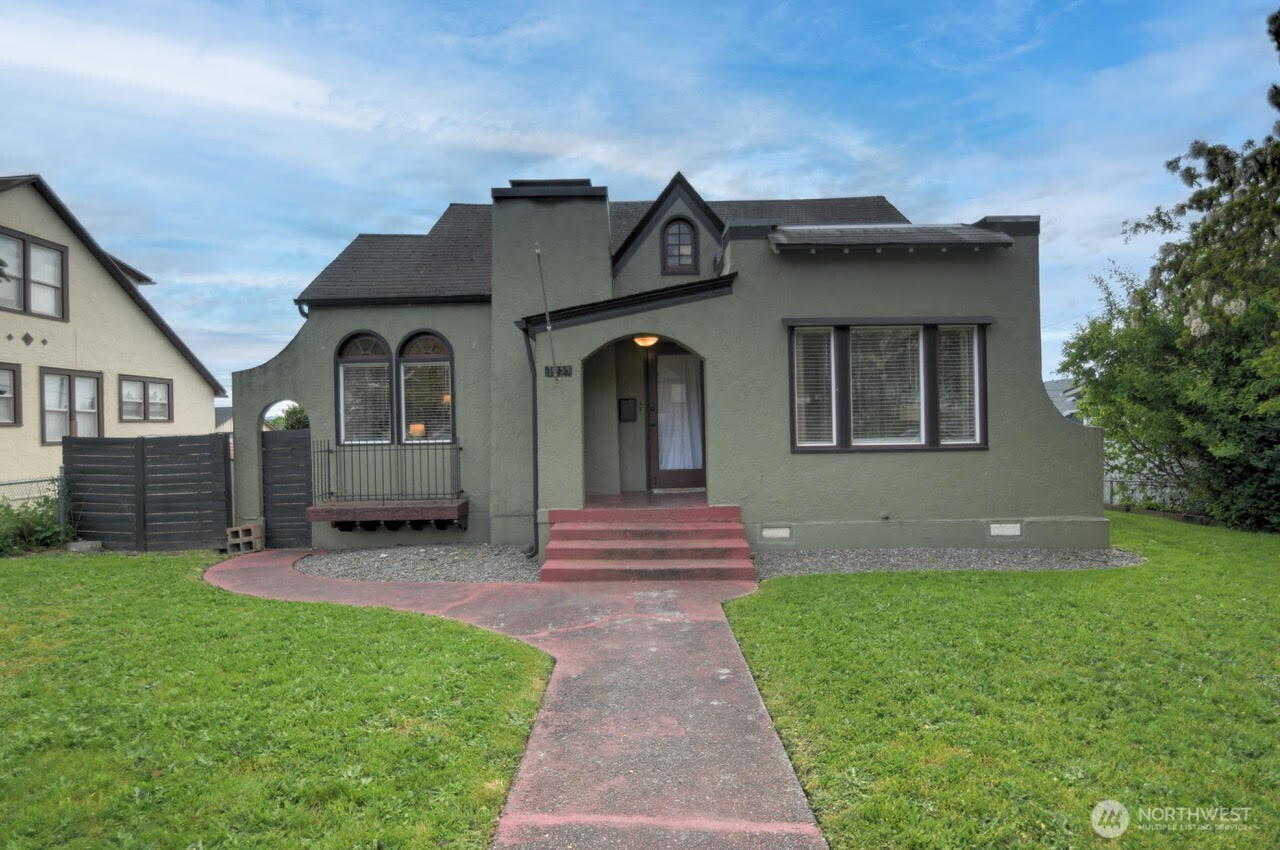 1059 S Market Boulevard
