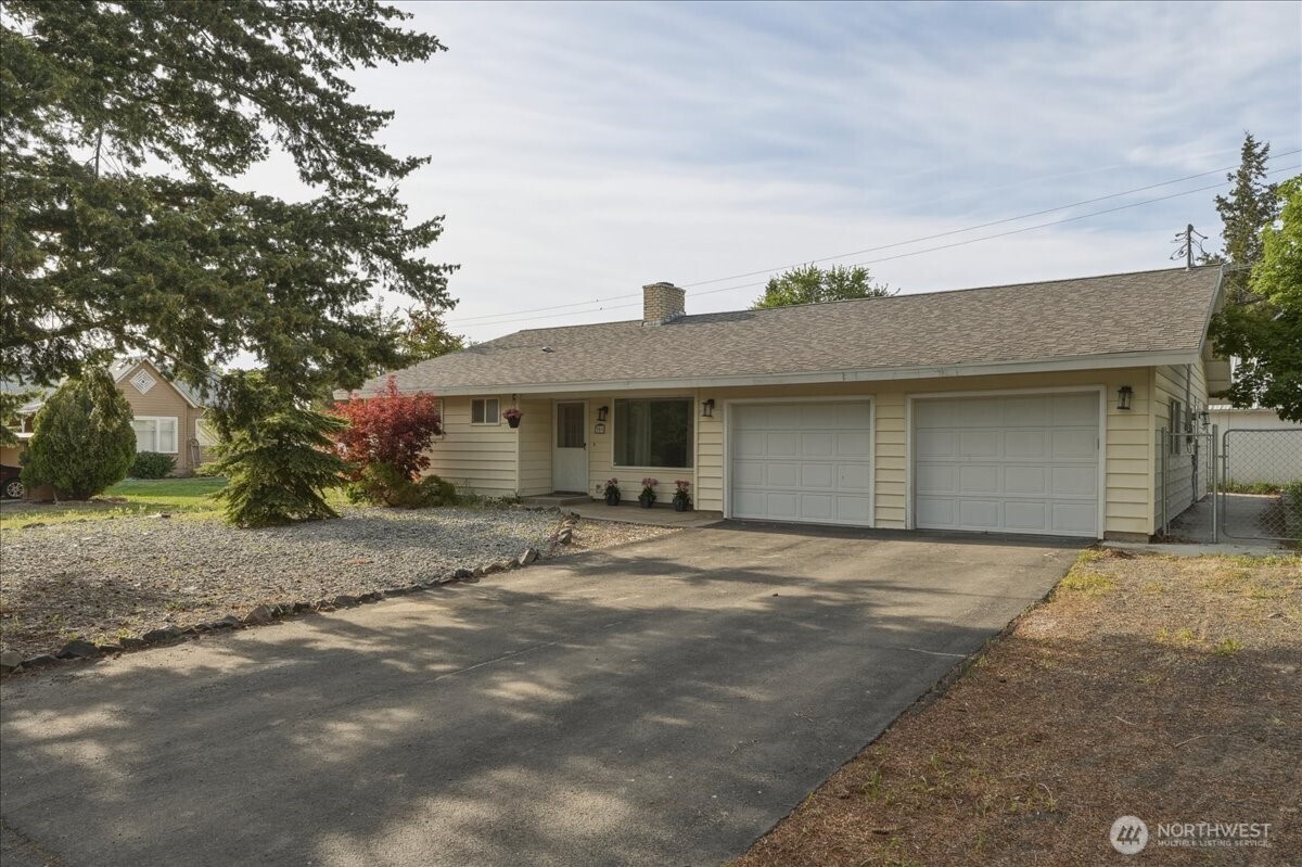 309 W Walnut Street