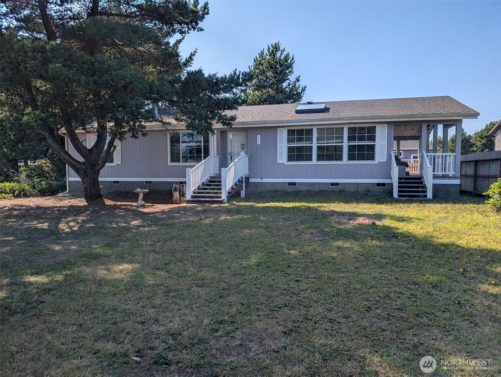 313 Ocean Shores Boulevard NW