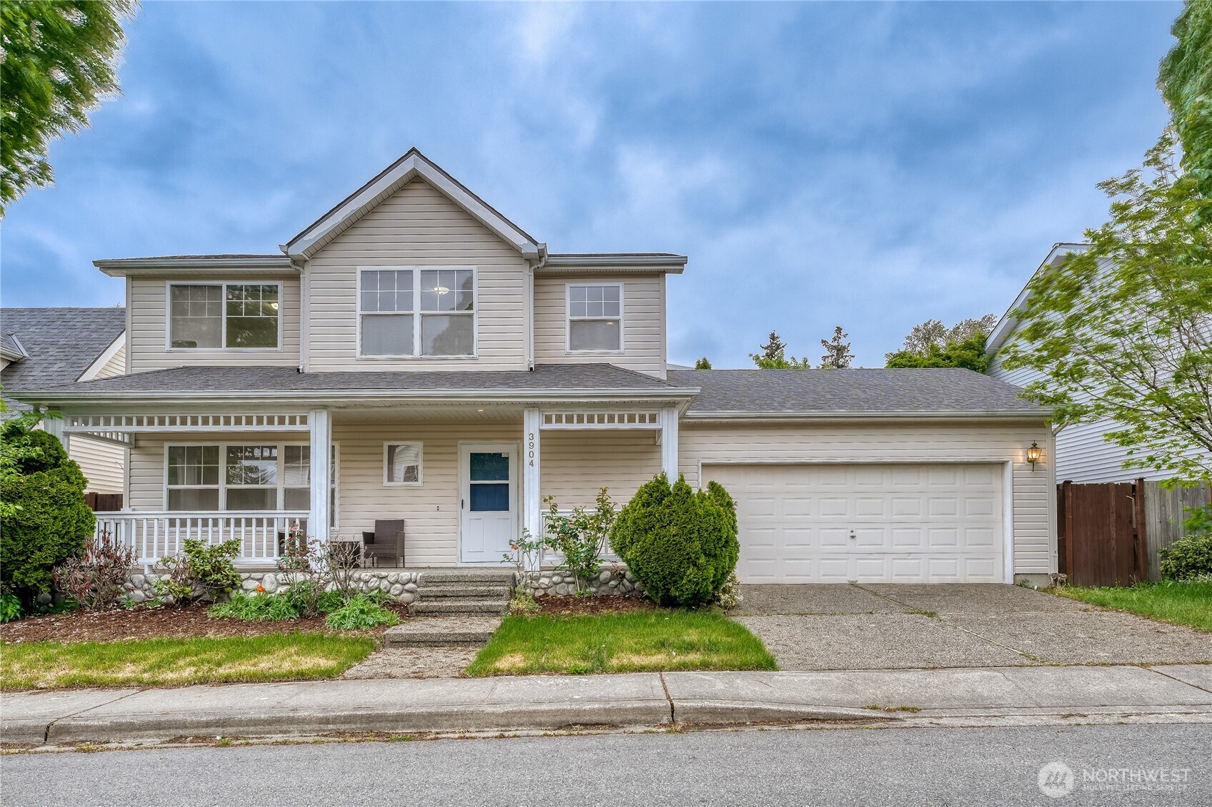 3904 NE 5th Place