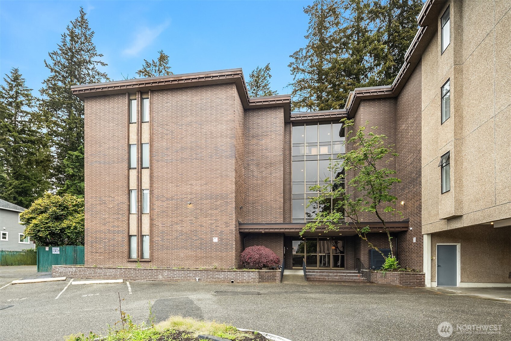 5915 Highway Place #201
