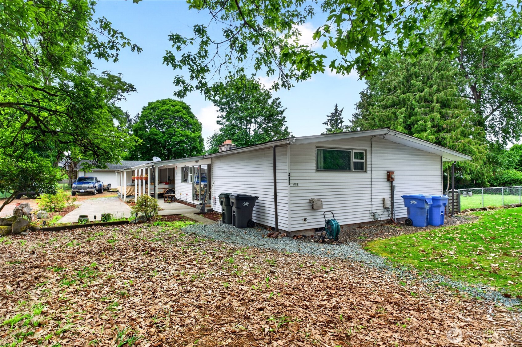 411 Tule Lake Rd S