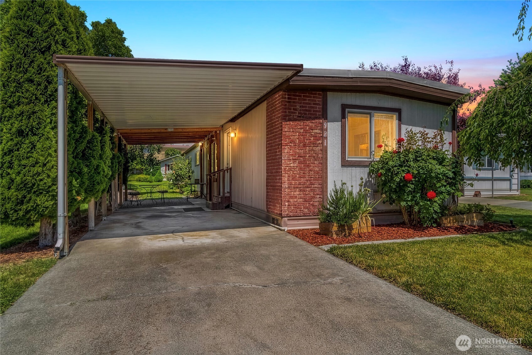 921 SE Scenic View Drive