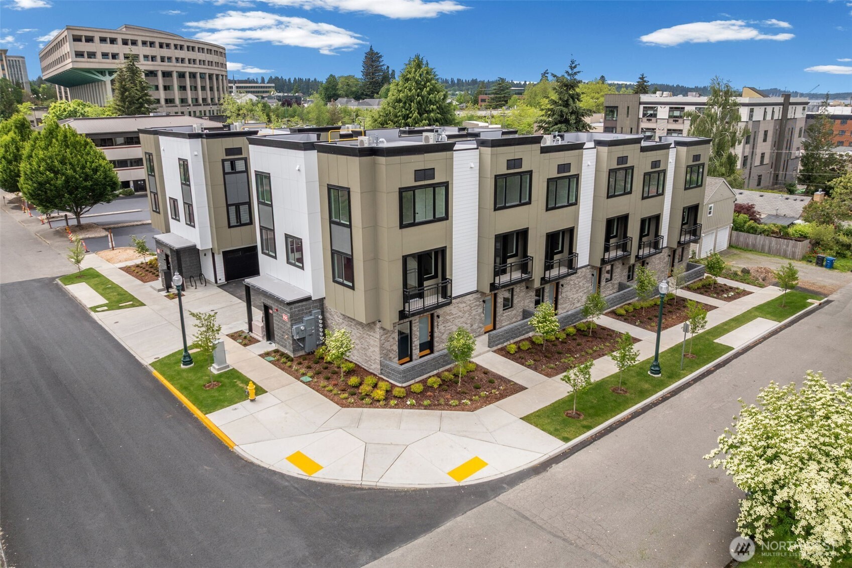 518 13th Avenue SE #102