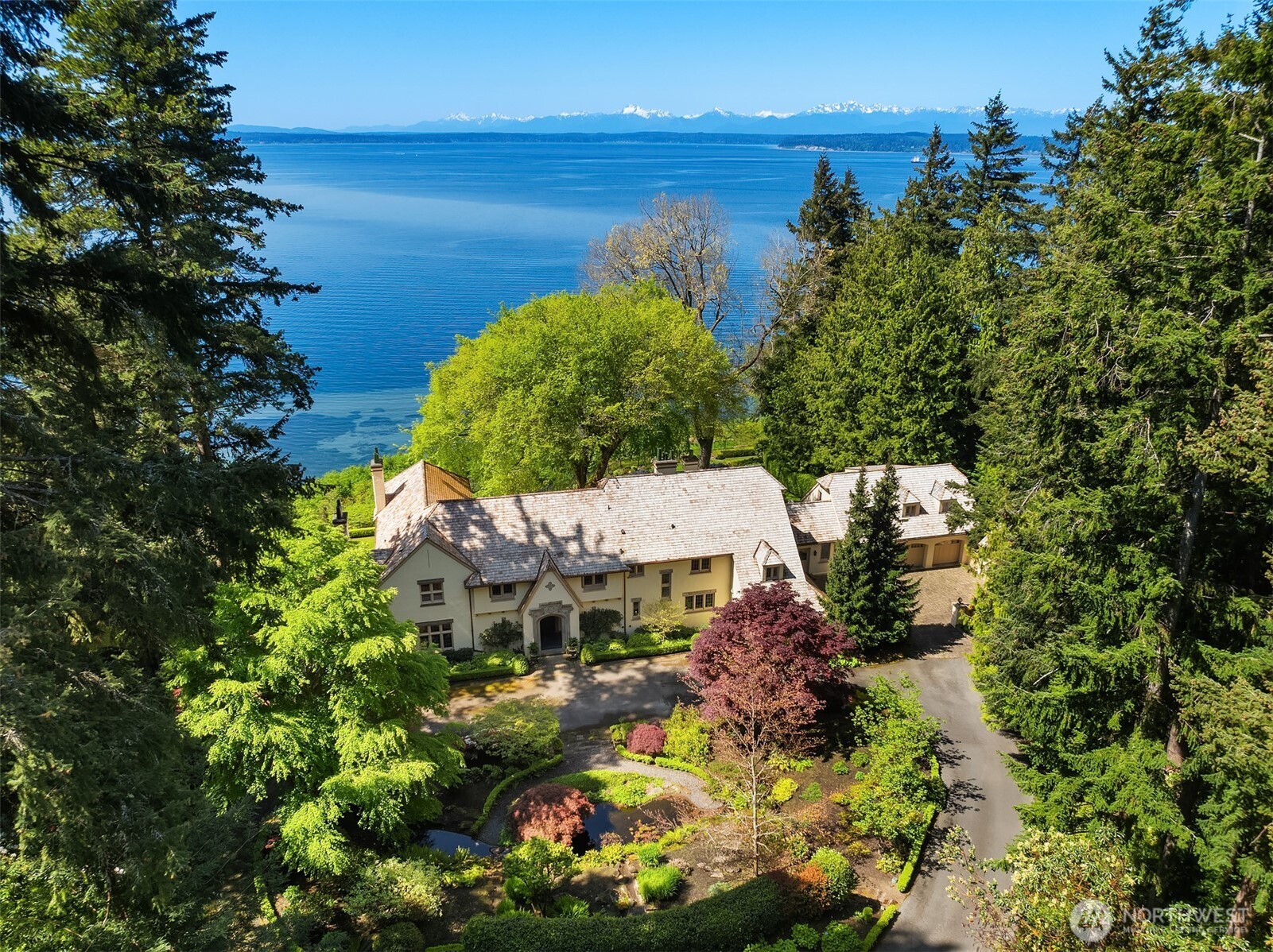 83 Olympic Drive NW