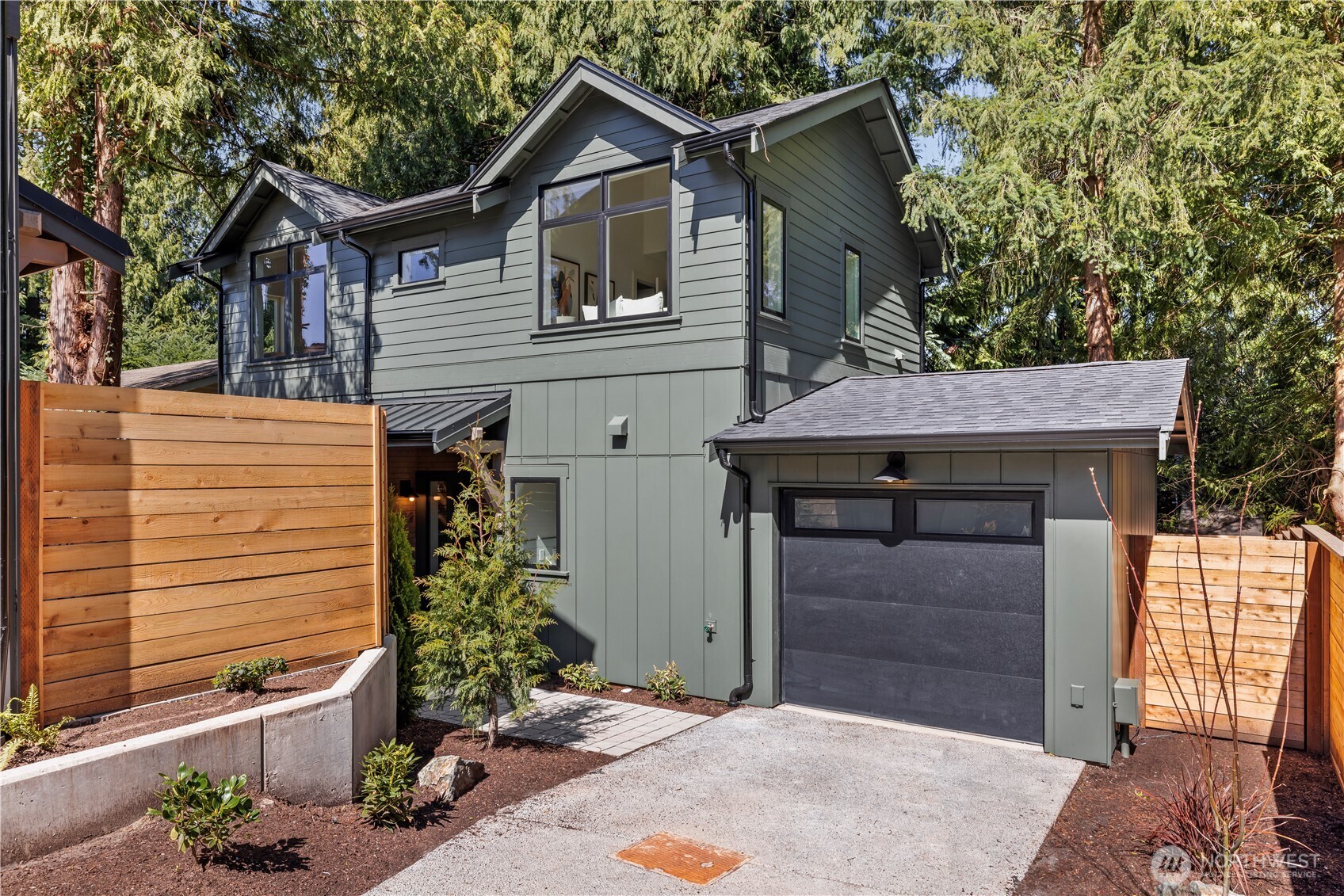 3022 NE 95th