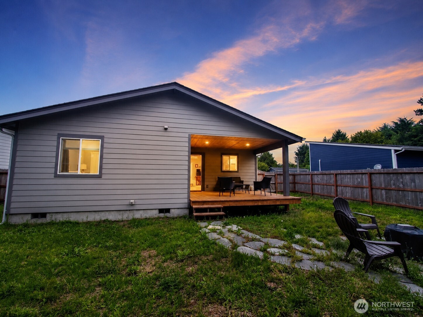 168 N Narwhal Loop NW