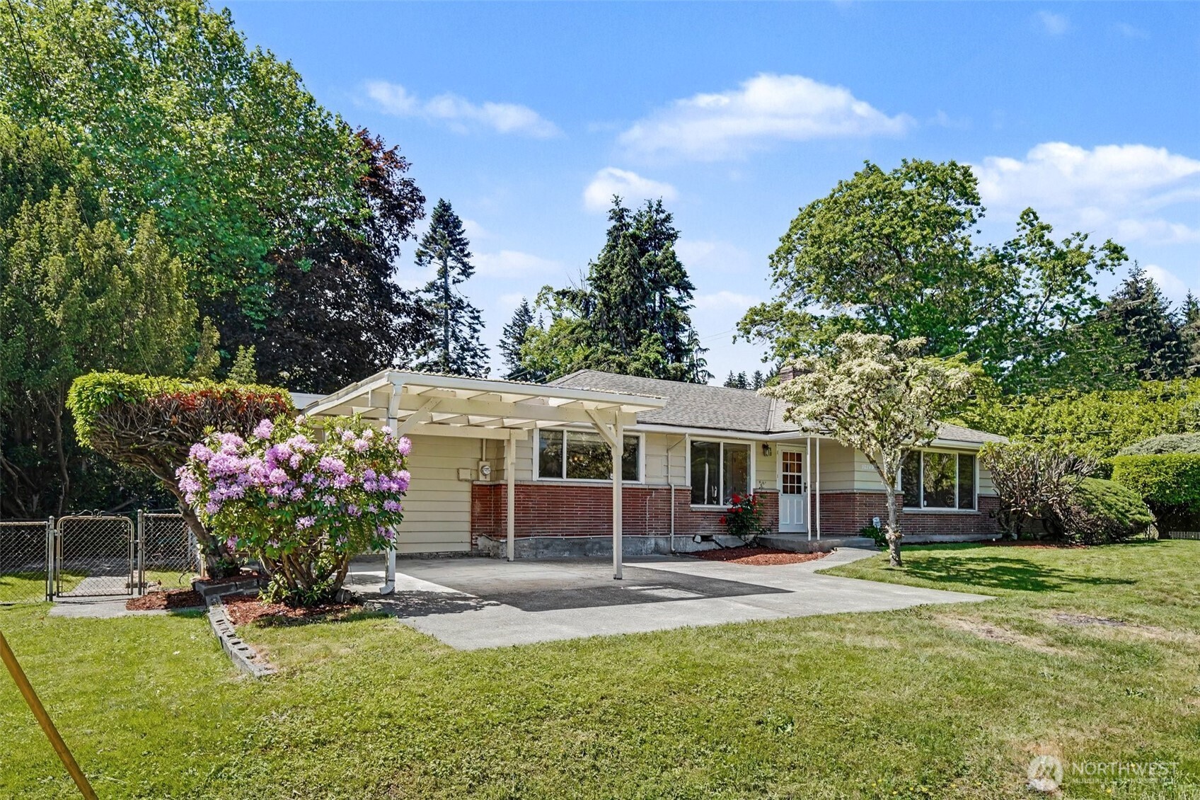 10749 30th Ave NE