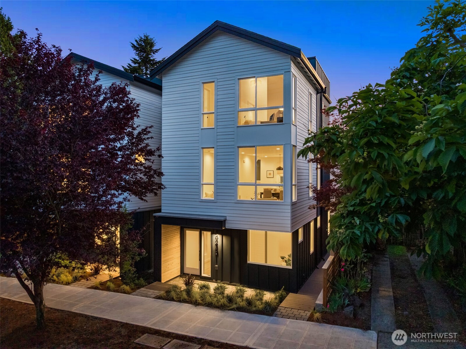 823 B 17th Avenue