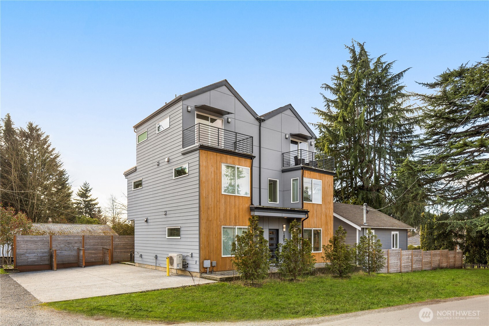 1407 N 103rd Street