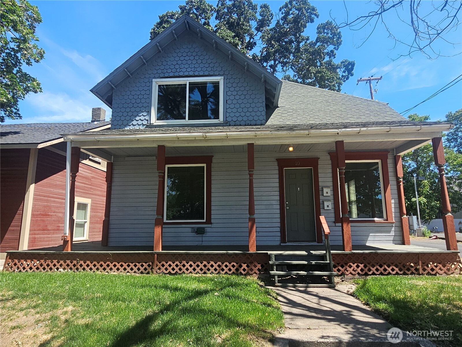 10 N Touchet Street