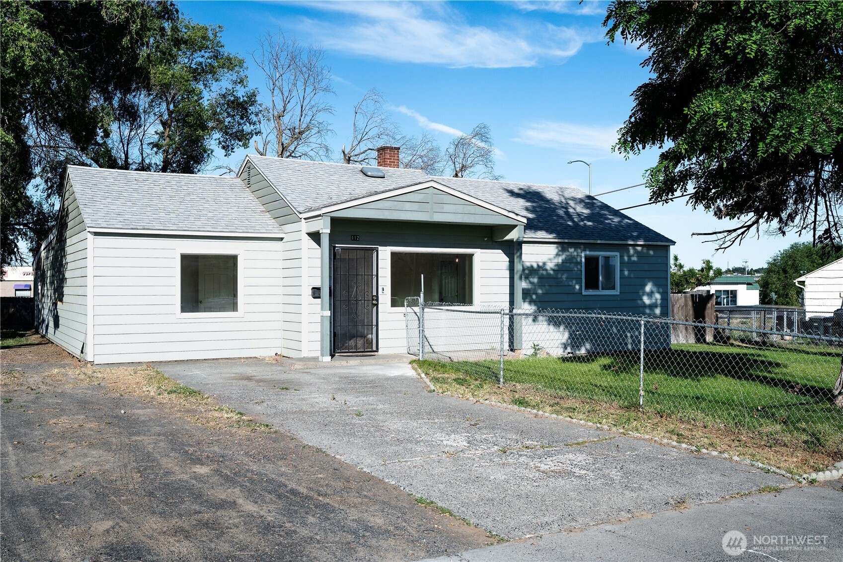 112 W Loop Drive