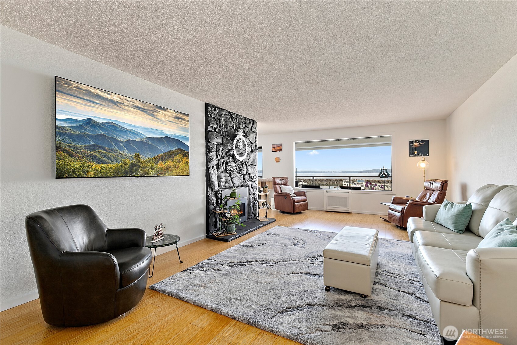 22222 Dock Avenue #2B